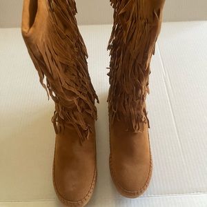 BRAND NEW Fringle Style Boot